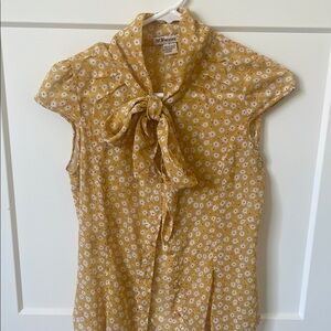2 tops! Forever 21 Mustard Yellow Ditsy Daisy Tie-Neck Cap Sleeve Blouse
